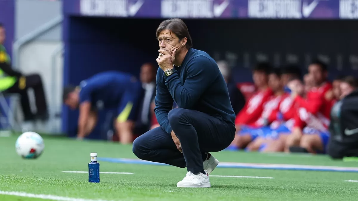 Sevilla mengkonfirmasi pemecatan Matias Almeyda saat pencarian pengganti dimulai.