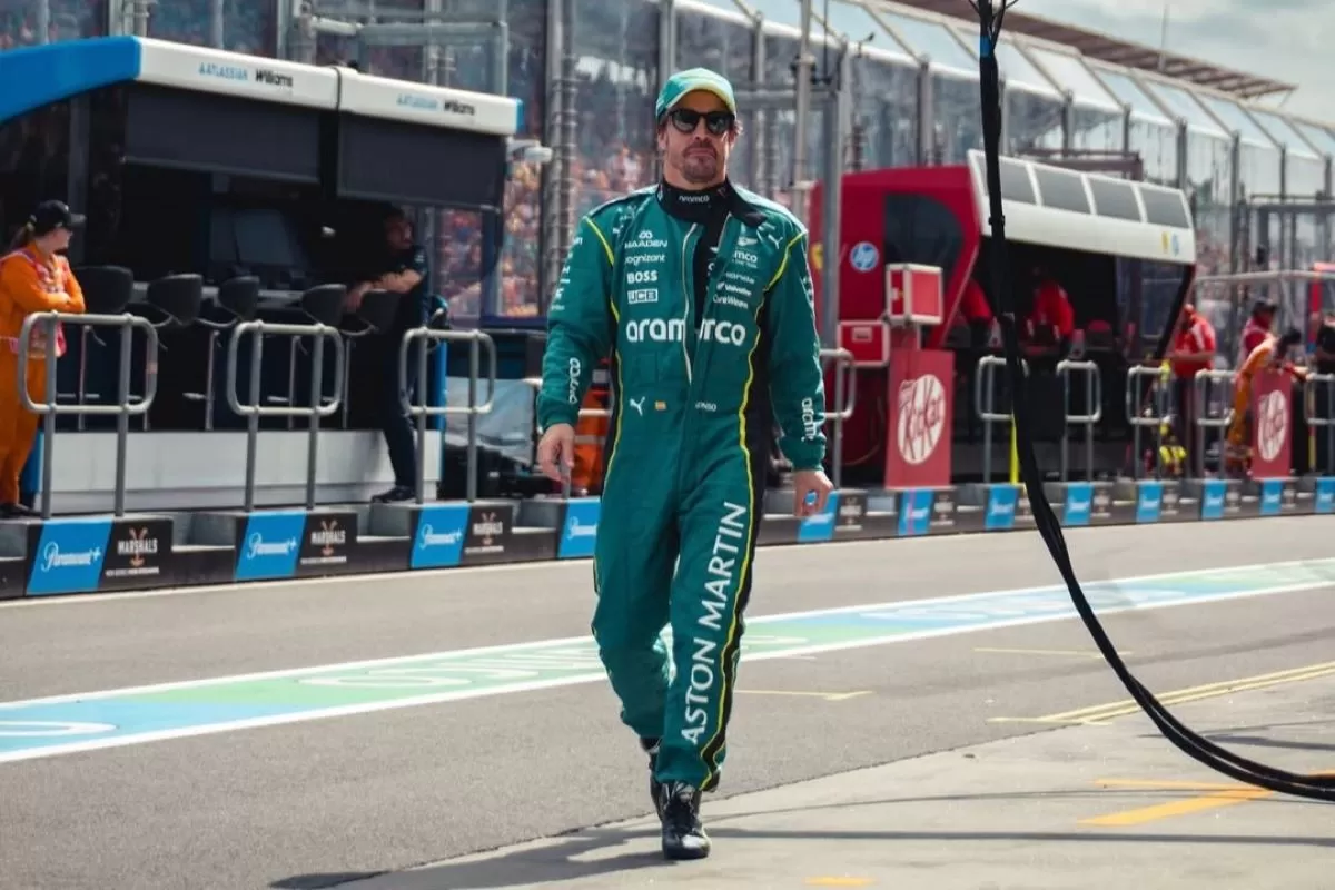 Pembalap Aston Martin Fernando Alonso (@astonmartinf1)