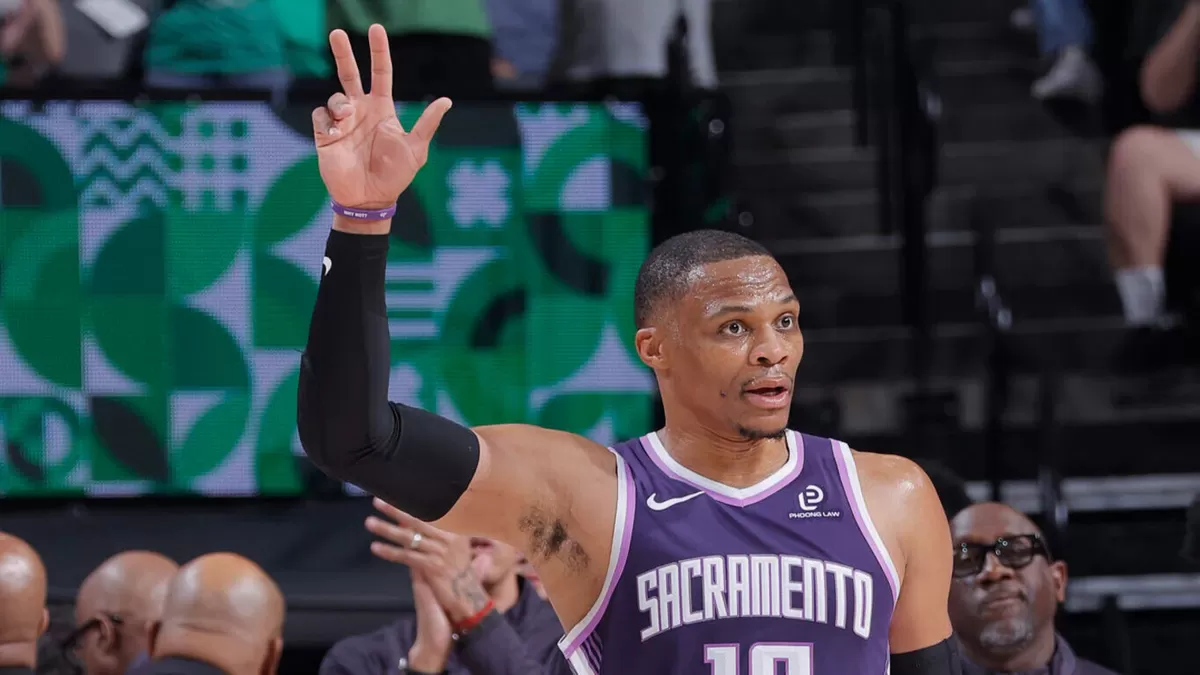 Westbrook menjalani pemeriksaan MRI setelah absen dalam dua pertandingan akibat rasa nyeri; Murray mulai mengikuti latihan kontak setelah mengalami keseleo pergelangan kaki. (NBA)
