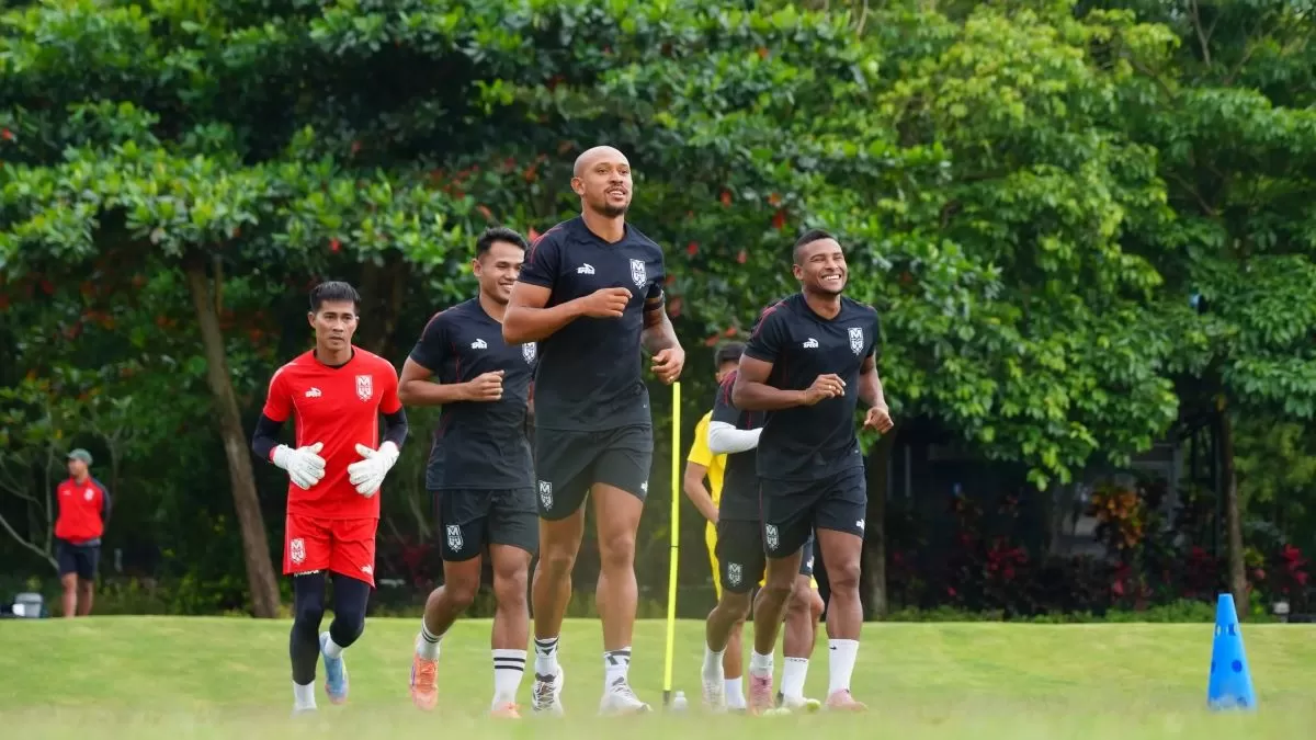 Skuat Malut United FC kembali berlatih usai libur dua pekan. (Malut United FC)
