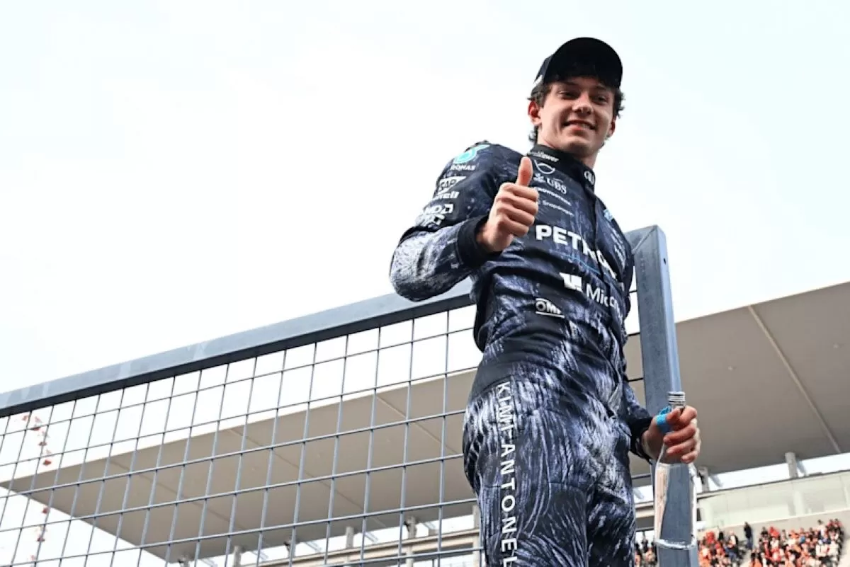 Pembalap Mercedes Kimi Antonelli raih pole position di GP Jepang 2026. (Formula1)