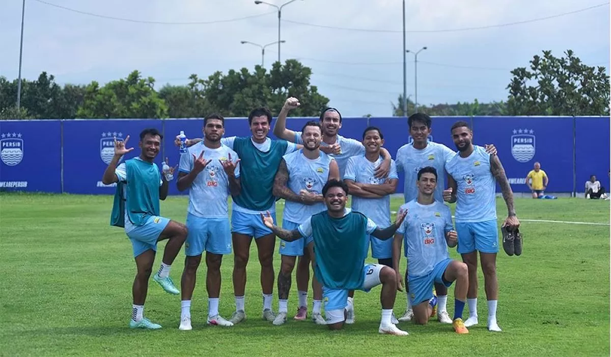 Skuat Persib bersiap menuntaskan 9 laga Super League 2025/26. (Persib/Barly)
