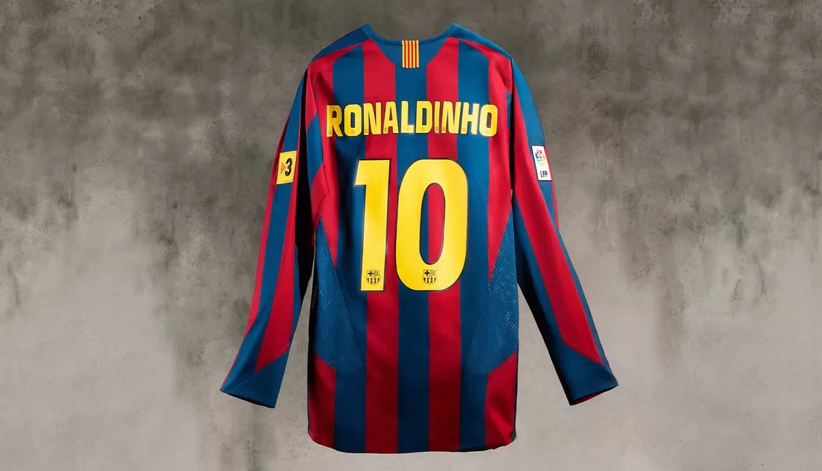 Barca dan Nike telah merilis ulang jersey kandang legendaris 2005/06.