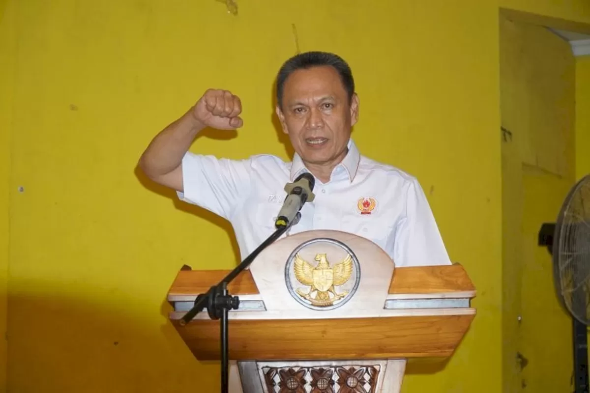Ketua KONI Lampung, Taufik Hidayat minta cabang olahraga aktif komunikasi dengan berbagai pihak.