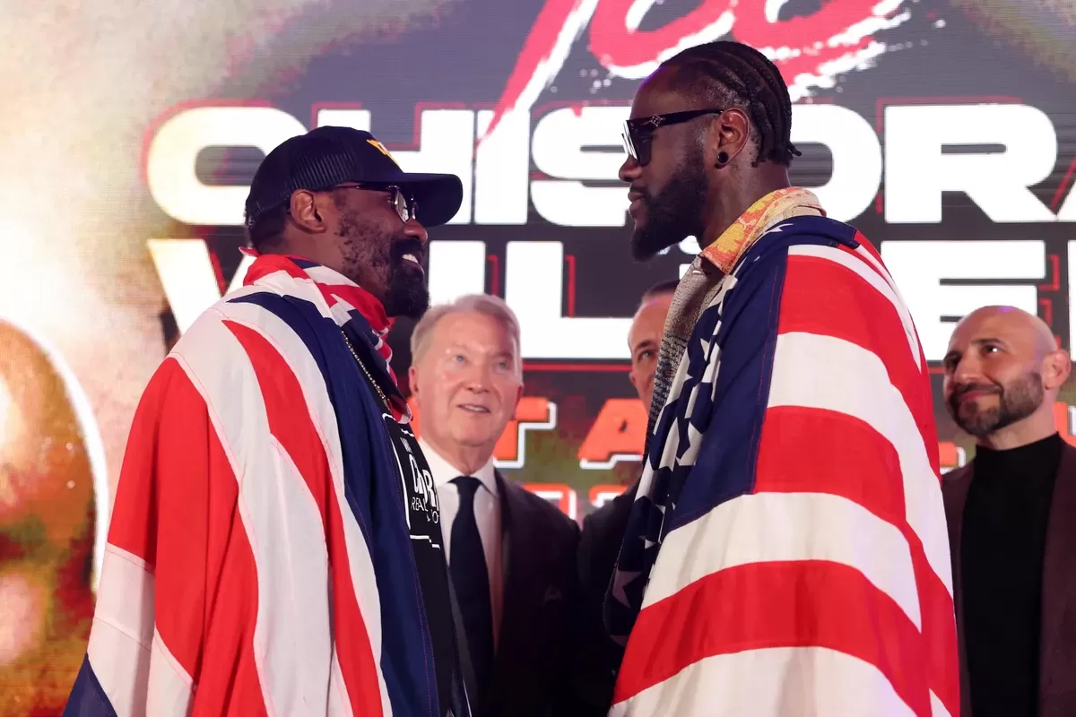 Derek Chisora ​​berduel sengit dengan Deontay Wilder dalam pertarungan kelas berat di O2 Arena pada Sabtu (4/4) malam.  (Getty)