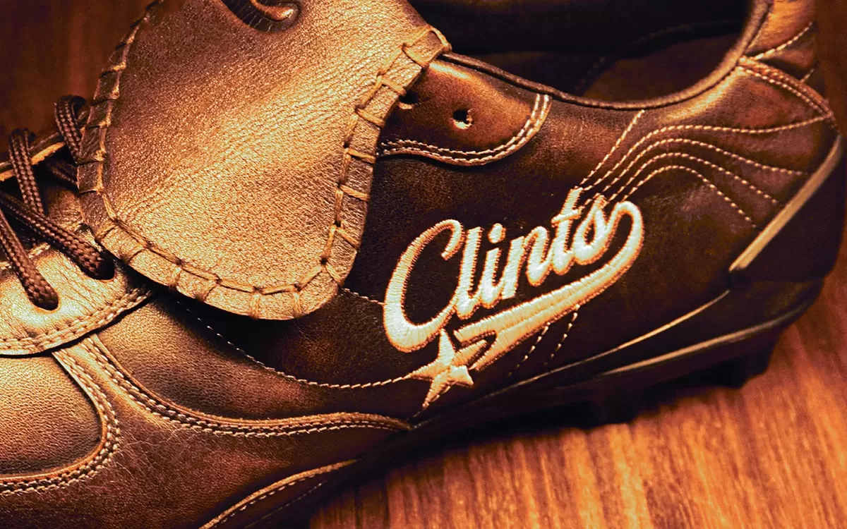 Junior Clint tidak mencoba memperbaiki performa. (soccerbible)