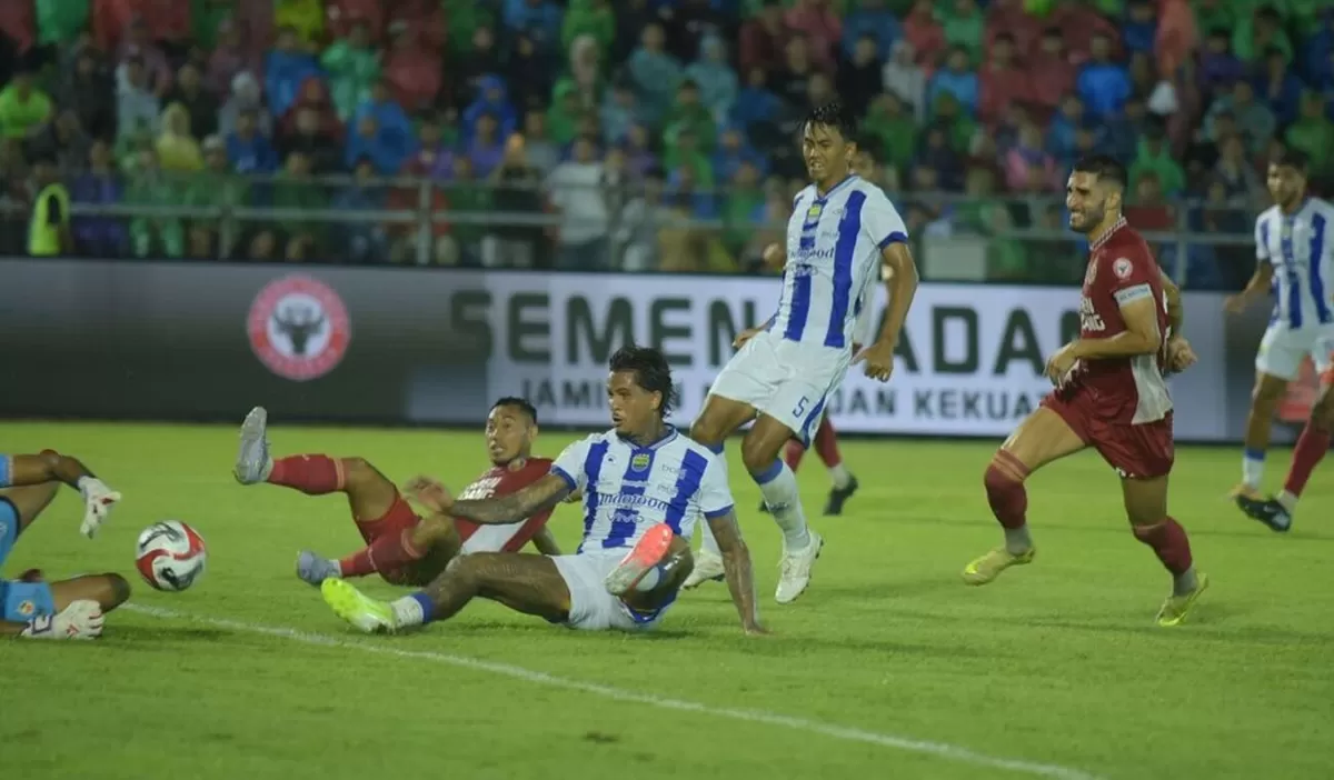 Laga Borneo FC kontra Persib dalam lanjutan Super League 2025/26. (Persib)