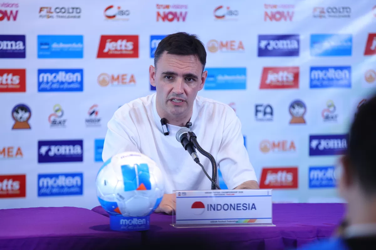 Pelatih Timnas Futsal Indonesia, Hector Souto dalam jumpa pers selepas laga melawan Australia, Rabu, 8 April 2026 di Nonthanburi, Thailand. (FFI)
