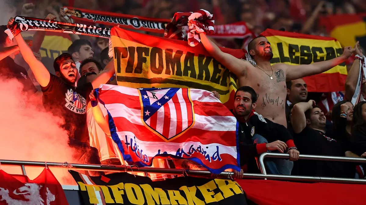 Pendukung Atletico Madrid menyanyikan lagu rasis.