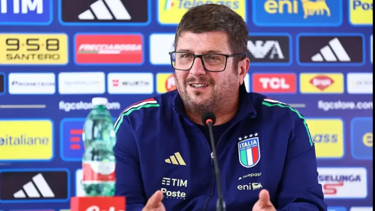 Silvio Baldini dipercaya menjadi pelatih interim Italia. (AFP)