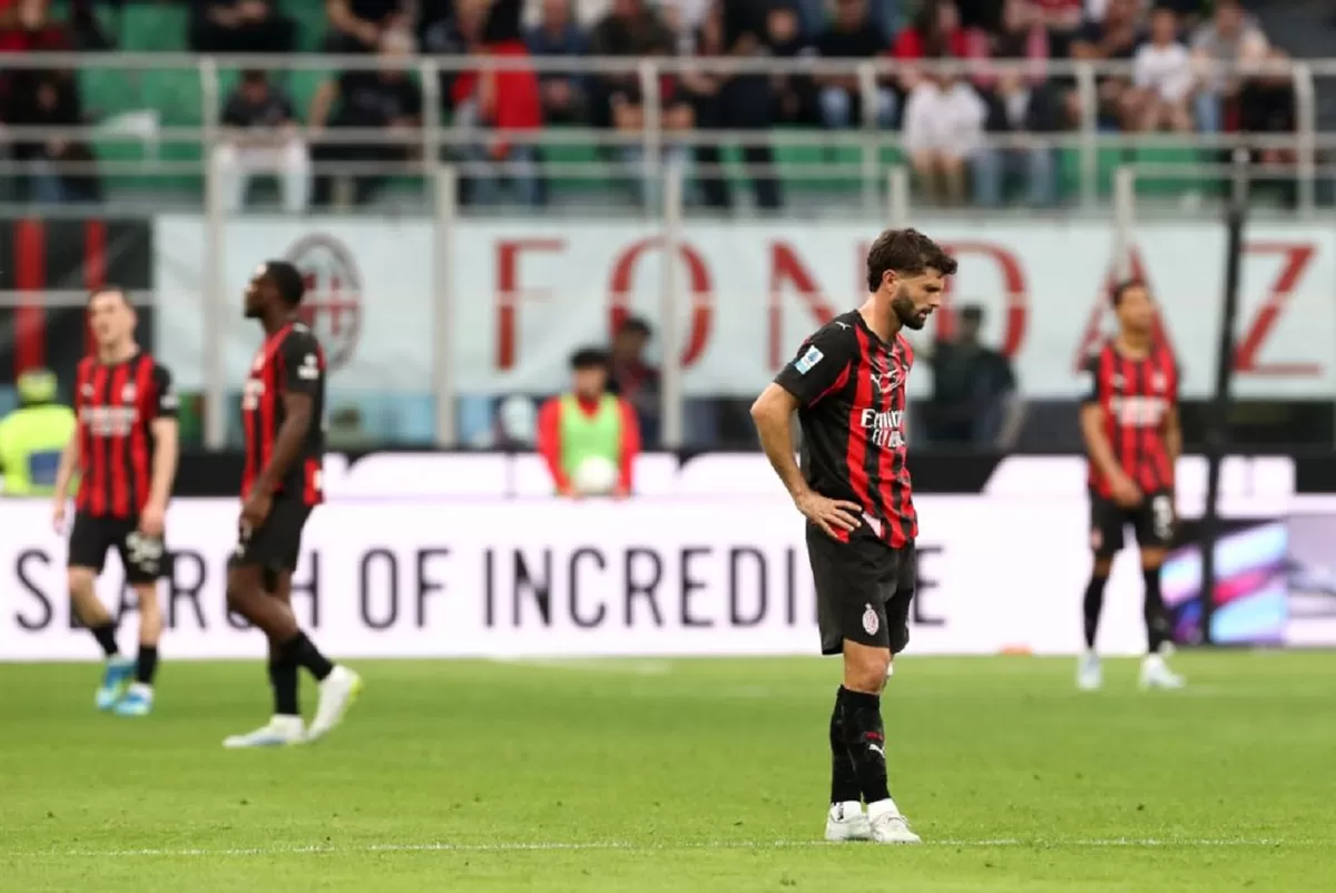 Christian Pulisic bereaksi setelah melihat Milan kebobolan gol ketiga selama pertandingan Serie A melawan Udinese Calcio di Stadion Giuseppe Meazza pada 11 April 2026