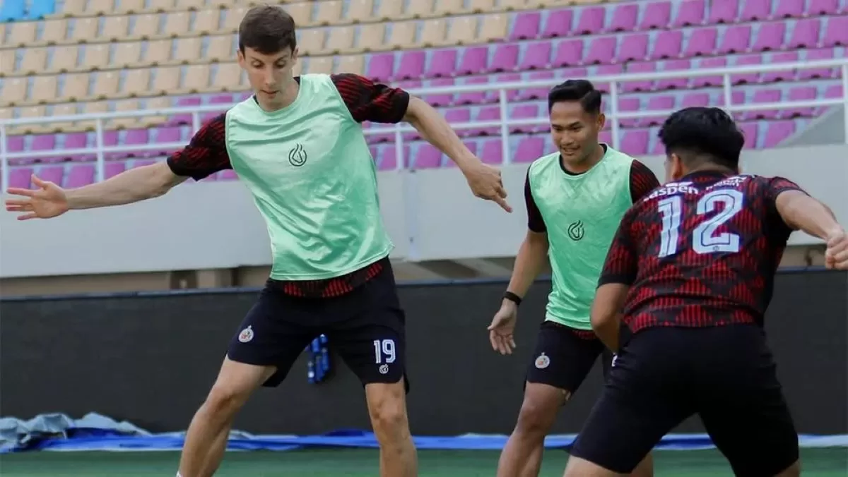 Skuat Semen Padang FC jalani latihan resmi menjelang duel lawan Persis Solo. (Semen Padang FC)