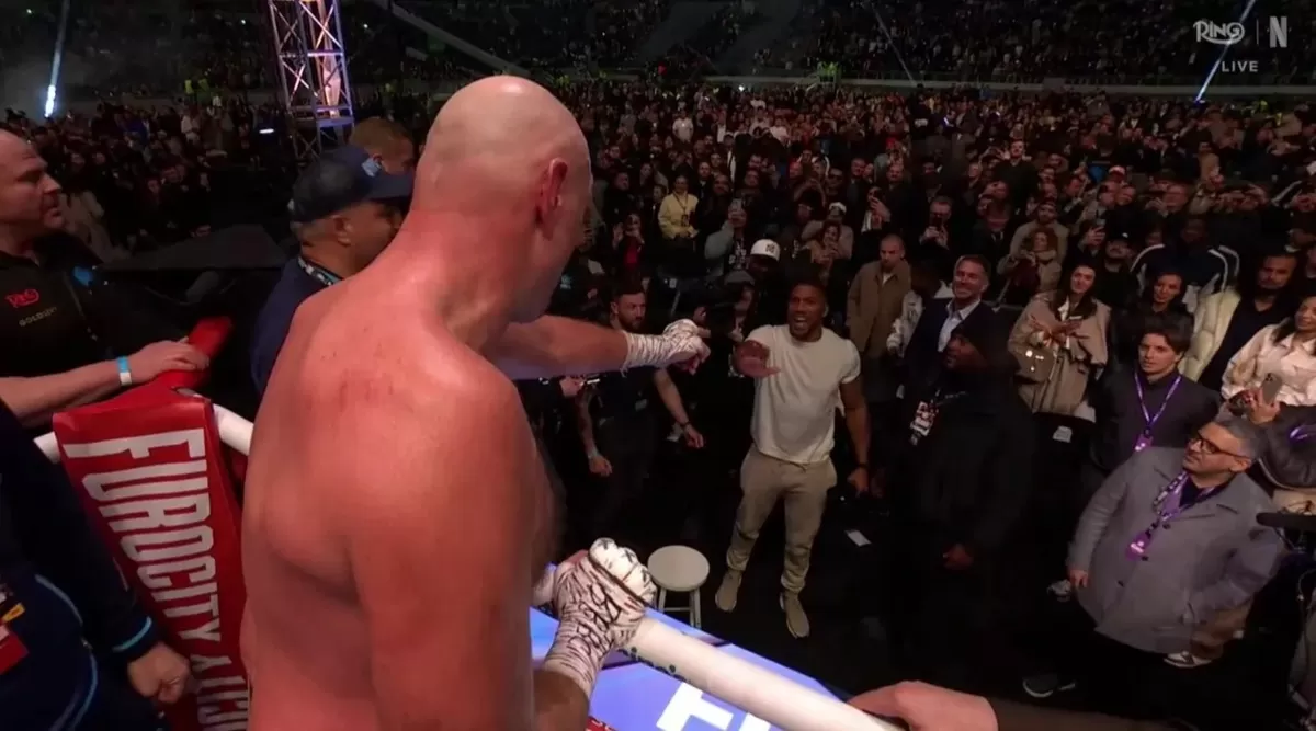 Tyson Fury tantang duel Anthony Joshua.