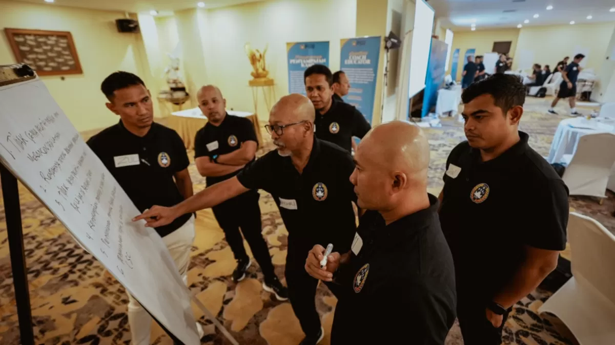 Para pelatih saat mengikuti Program Coach Educator Development yang digelar Departemen Teknik PSSI pada 6-10 April lalu di Jakarta. Menghadirkan  instruktur internasional, Alistair John Smith. (PSSI)
