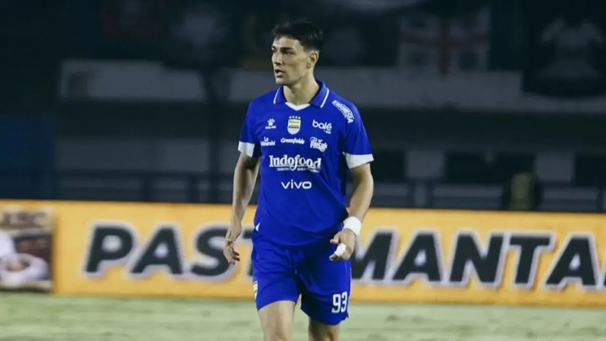 Aksi Barba saat Persib Bandung menghadapi Bali United di Gelora Bandung Lautan Api (GBLA), Bandung, Minggu, 12 April kemarin. Tersisa 7 laga dimulai ini, semua dinilainya adalah final. (PERSIB)