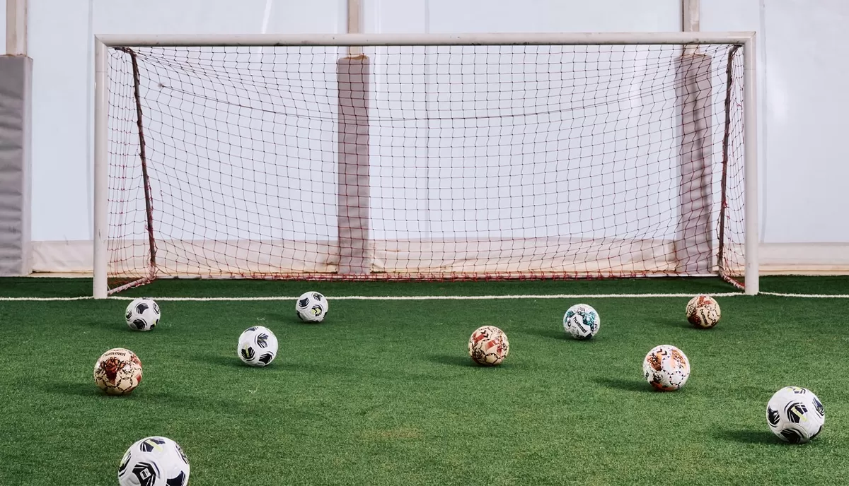 Bola-bola ini adalah permulaan &ndash; simbol niat. (soccerbible)