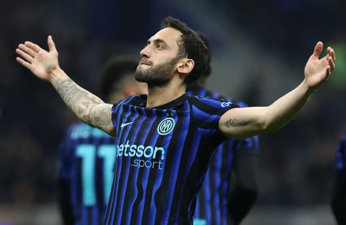 Hakan Calhanoglu memiliki kontrak dengan Inter hingga 2027.