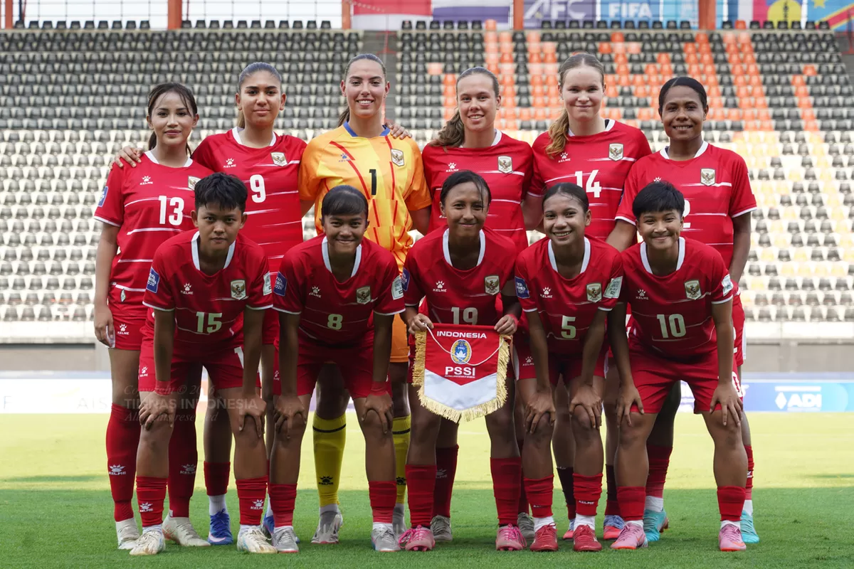 Timnas Putri Indonesia yang berlaga di FIFA Women's Series Thailand 2026. Indonesia mengamankan posisi ketiga di turnamen ini usai menang atas Kaledonia Baru. (PSSI)