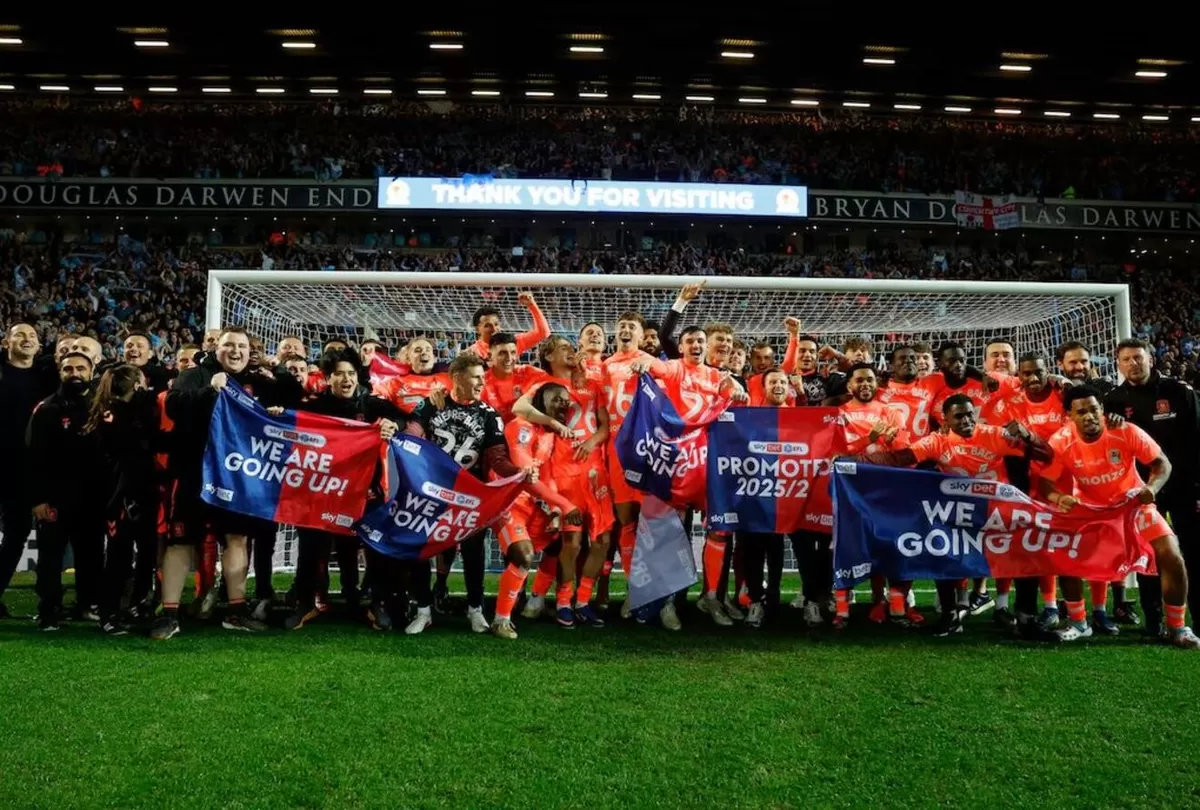 Skuad Coventry City merayakan promosi ke Liga Primer. (Reuters)