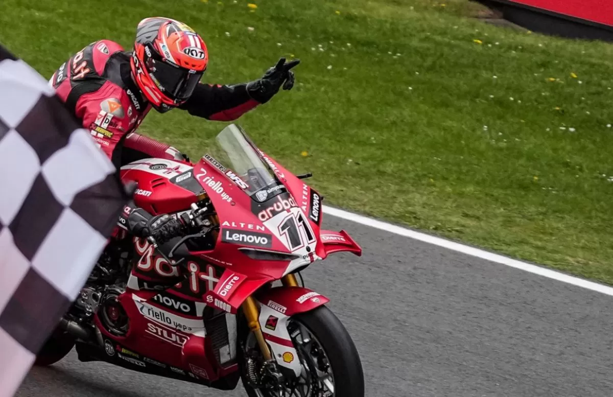 Pembalap Ducati Nicolo Bulega sabet hattrick di WorldSBK Belanda. (WorldSBK)