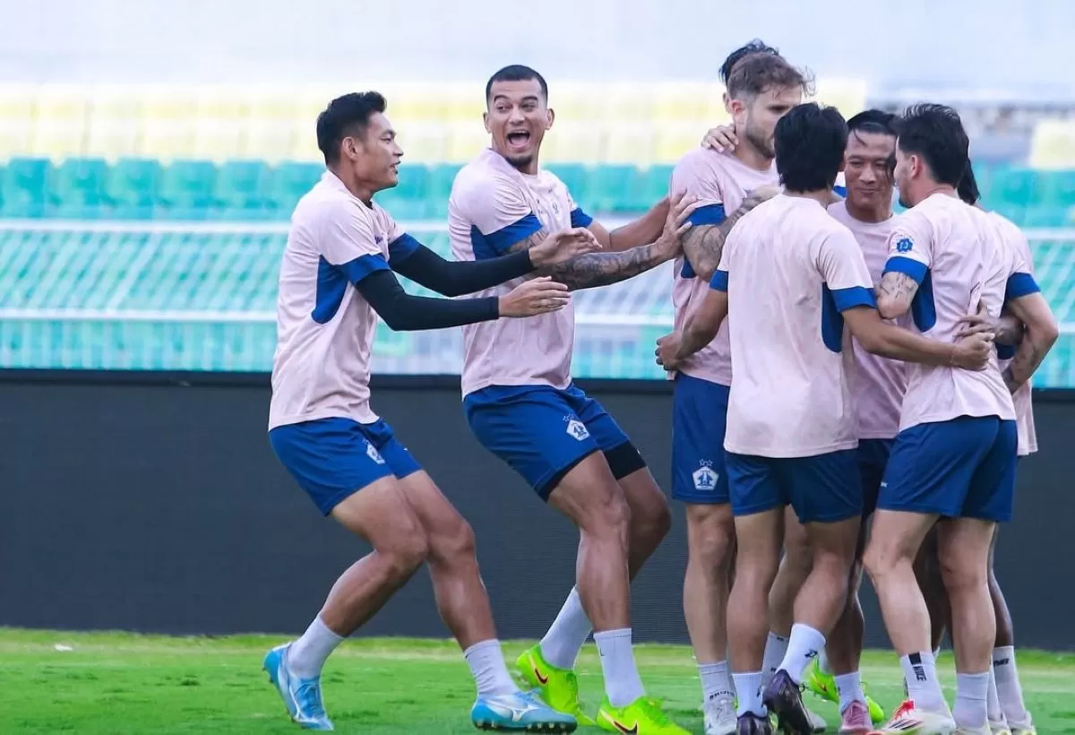 Skuat Persik Kediri jalani latihan resmi di Satdion Gelora BJ Habibie, Parepare. (@persikfcofficial)