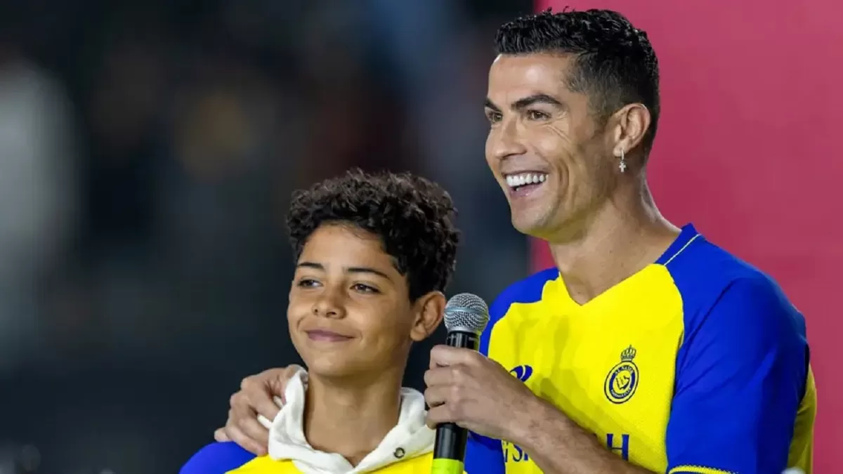 Putra Cristiano Ronaldo yang berusia 15 tahun berpotensi bermain bersama ayahnya karena Al Nassr