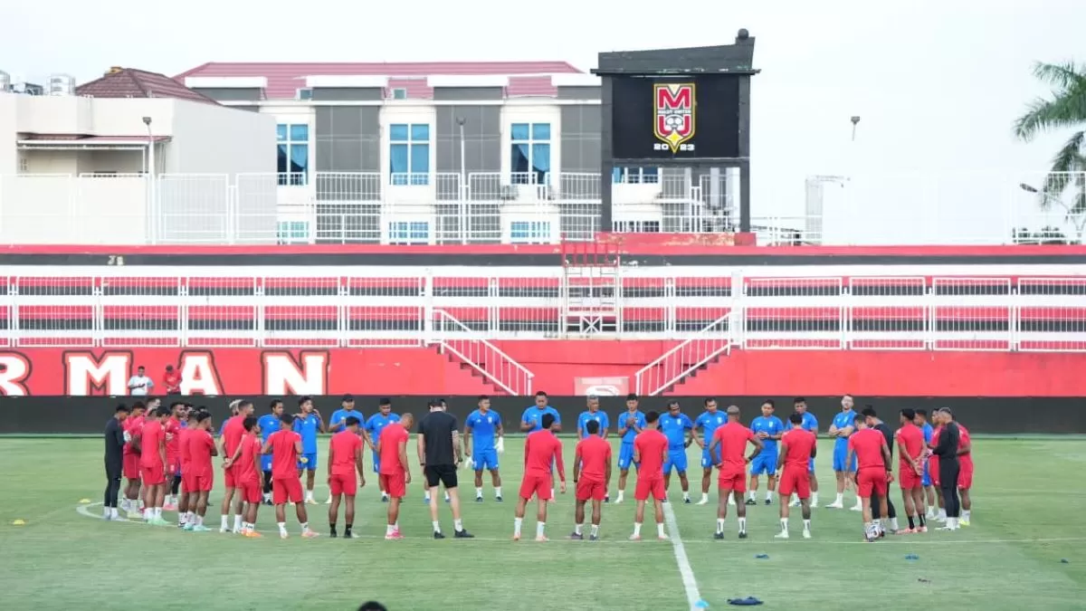 Skuat Malut United FC jalani latihan. (Malut United FC)