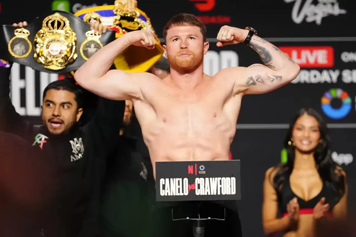 Canelo Alvarez menetapkan target untuk langsung merebut gelar juara dunia di kelas 76,2 kg.