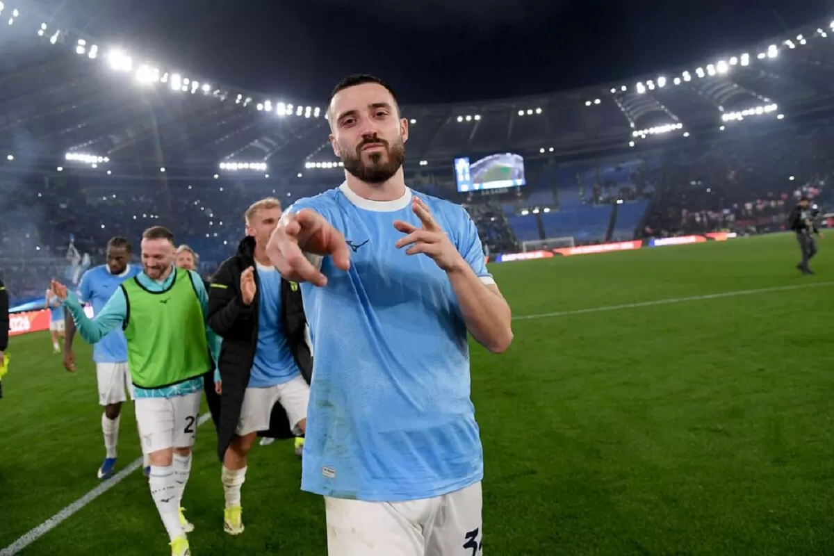 Mario Gila tampil konsisten bersama Lazio.