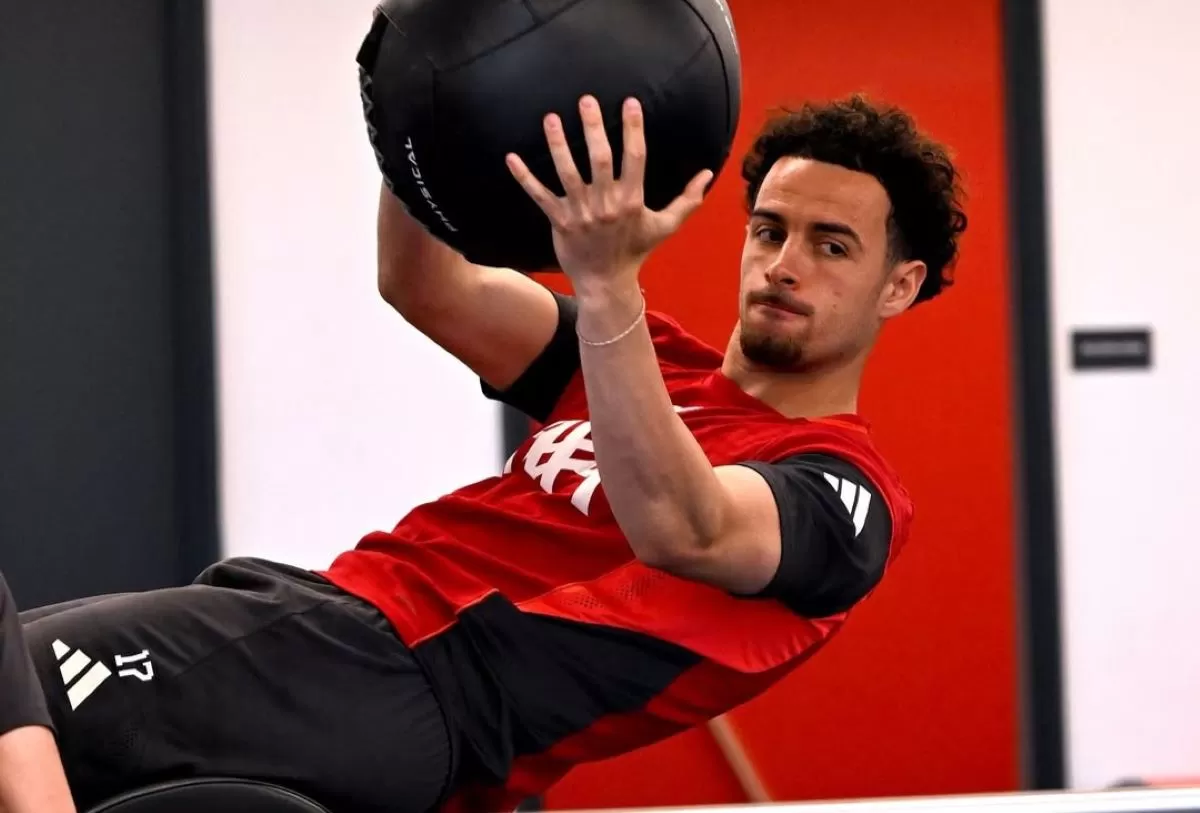 Gelandang Liverpool Curtis Jones jadi incaran Inter Milan. (@liverpoolfc)