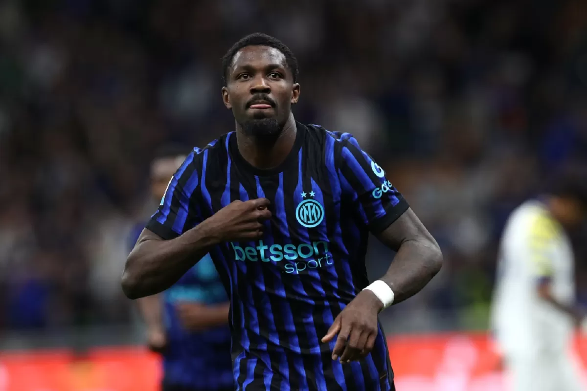 Marcus Thuram melakukan selebrasi usai mencetak gol.