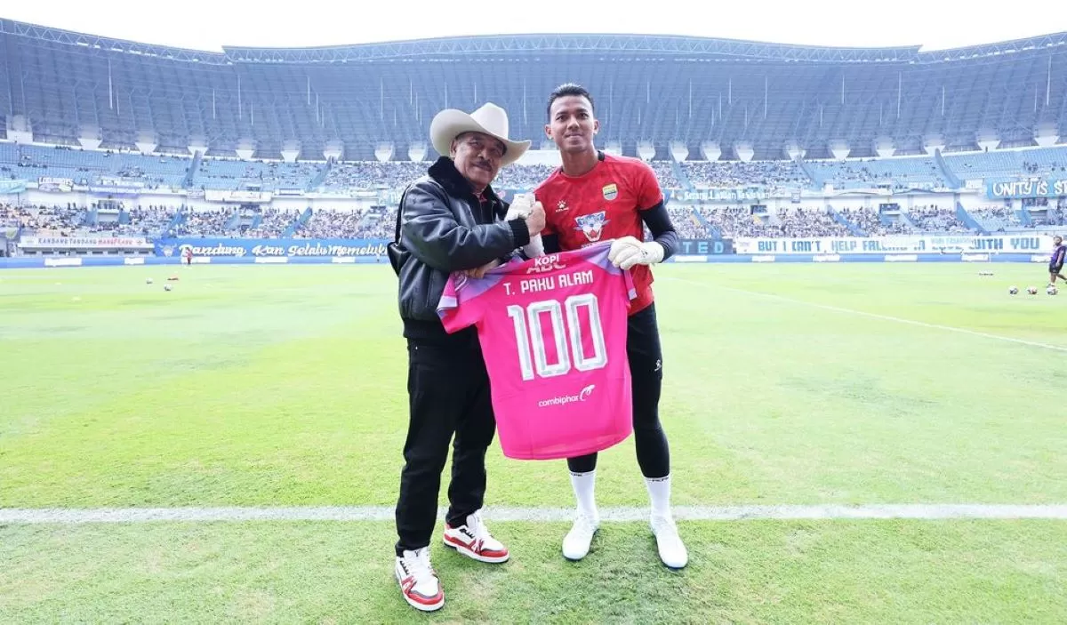 Teja Paku Alam masuk daftar Club 100 Persib. (Persib/Barly)