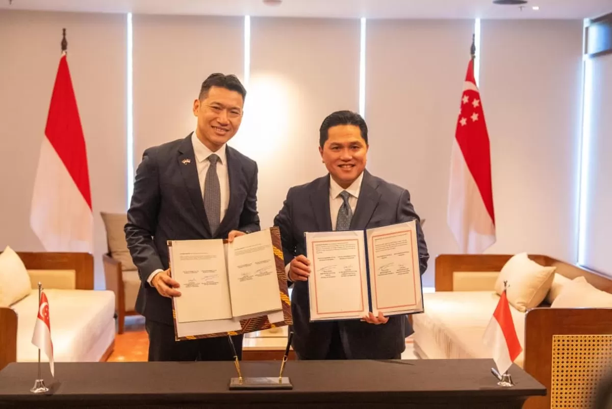 Menteri Pemuda dan Olahraga (Menpora) Erick Thohir dan Acting Minister for Culture, Community and Youth Singapura, David Neo menandatangani MoU bidang kepemudaan dan keolahragaan di Bali, 5 Mei 2026. (KEMENPORA)