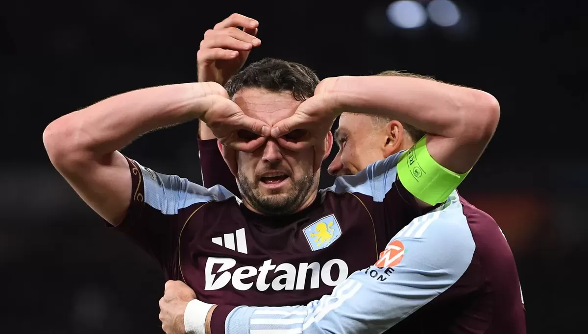 John McGinn yang bersemangat menyumbang dua gol dalam kemenangan 4-0 Aston Villa atas Nottingham.