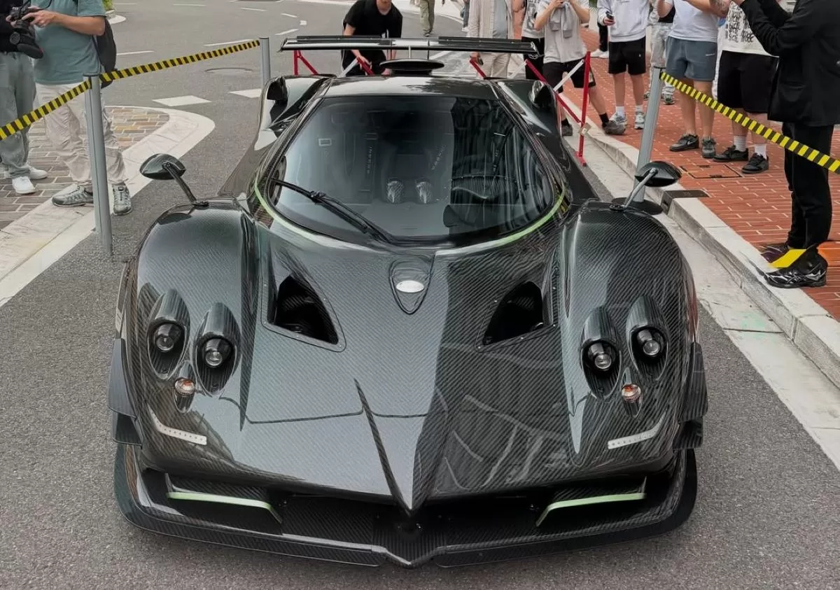 Pagani Zonda 760 Roadster Diamante Verde milik Fernando Alonso. (@ge_supercars)
