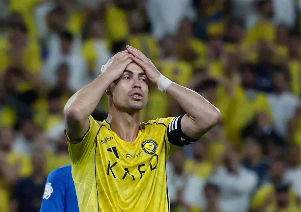 Cristiano Ronaldo tampak kecewa Al-Nassr ditahan Al-Hilal