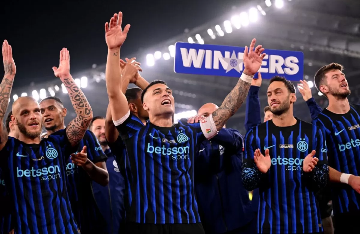 Inter menciptakan musim kemenangan ganda: Serie dan Coppa Italia.