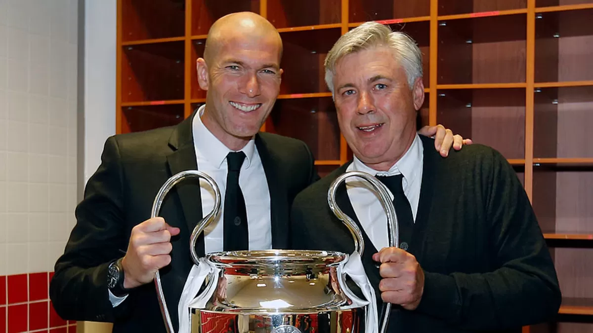  Zinedine Zidane dan Carlo Ancelotti, dua dari 10 manager legendari Real Madrid. (Getty Images)