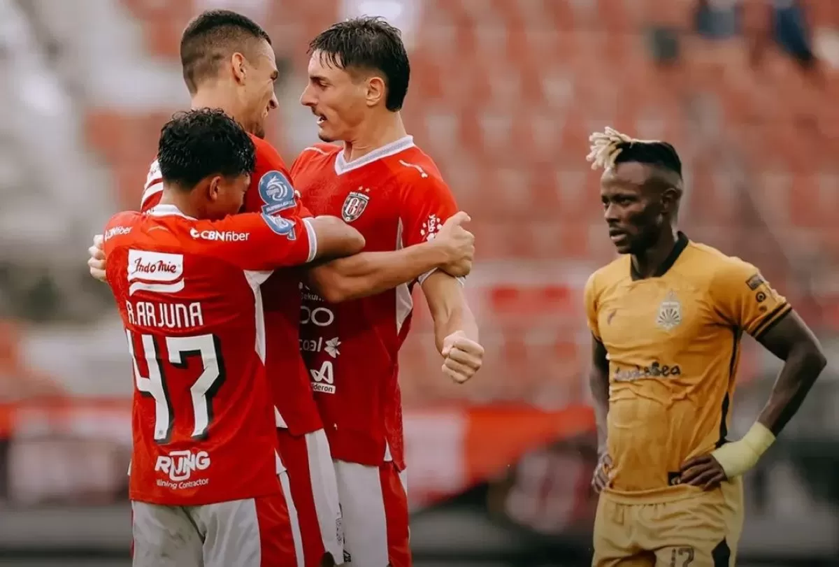 Selebrasi gol Boris Kopitovic ke gawang Bhayangkara FC (@baliunitedfc)