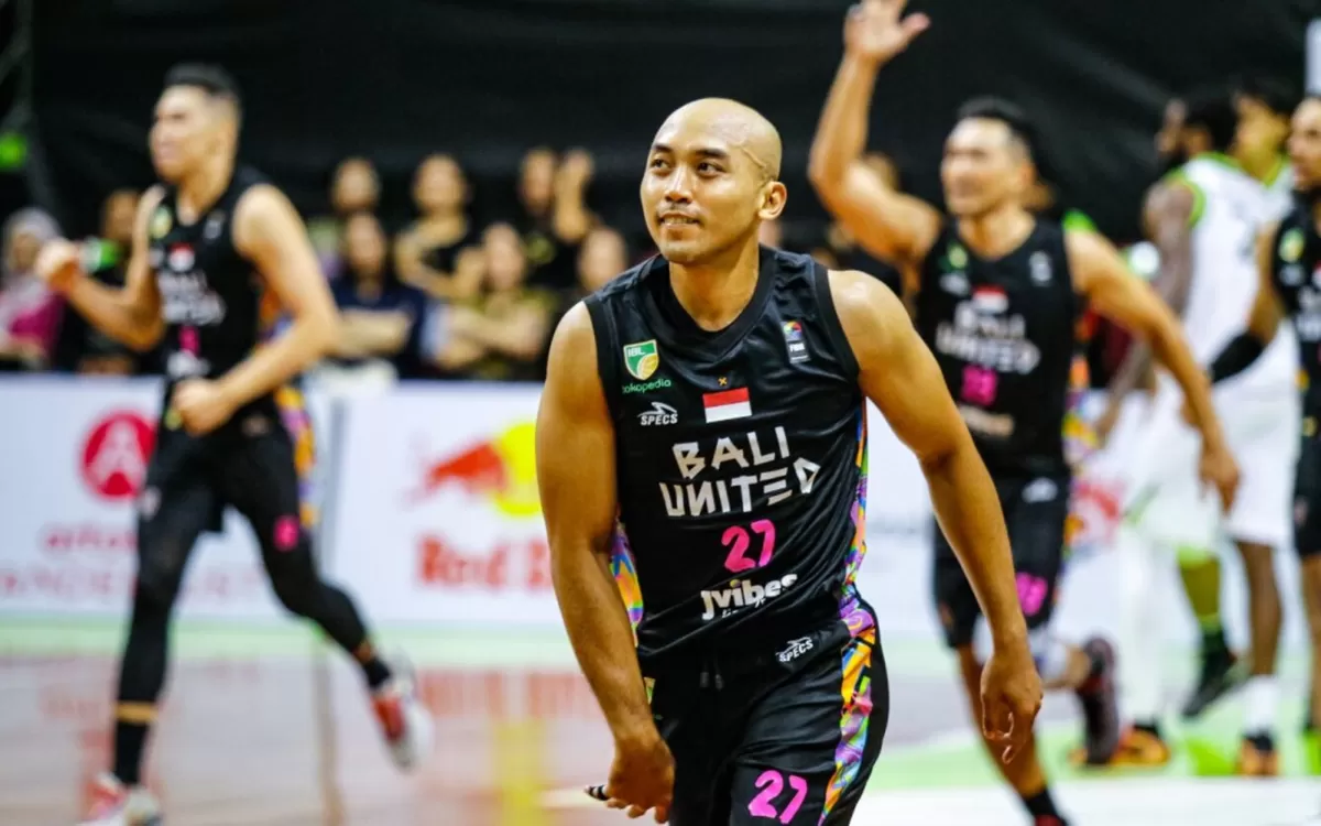 Bima Riski Ardiansyah akhirnya mengumumkan keputusannya untuk pensiun dari level profesional pada Senin, 18 Mei lalu. Ia telah berkecimpung di dunia basket nasional ini selama 16 tahun. (IBL Indonesia)