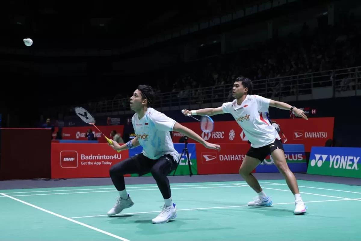 Muhammad Rian Ardianto/Rahmat Hidayat, kembali terhenti di babak pertama. Pada Malaysia Masters 2026, mereka langsung tersingkir usai kalah dari unggulan kedua asal Jepang, Takuro Hoki/Yugo Kobayashi. (PBSI)
