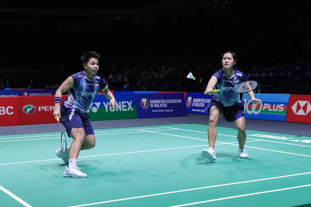 Duel sesama ganda putri Indonesia langsung tersaji di babak pertama Malaysia Masters 2026. Apri/Lanny sukses mengatasi perlawanan junior mereka, Isyana/Rinjani di babak pertama, Selasa, 19 Mei 2026. (PBSI)