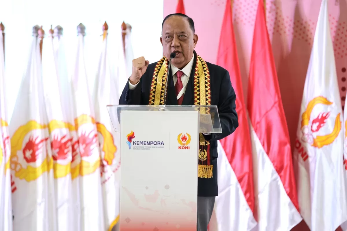 Ketua Umum KONI Pusat Letjen TNI (purn) Marciano Norman