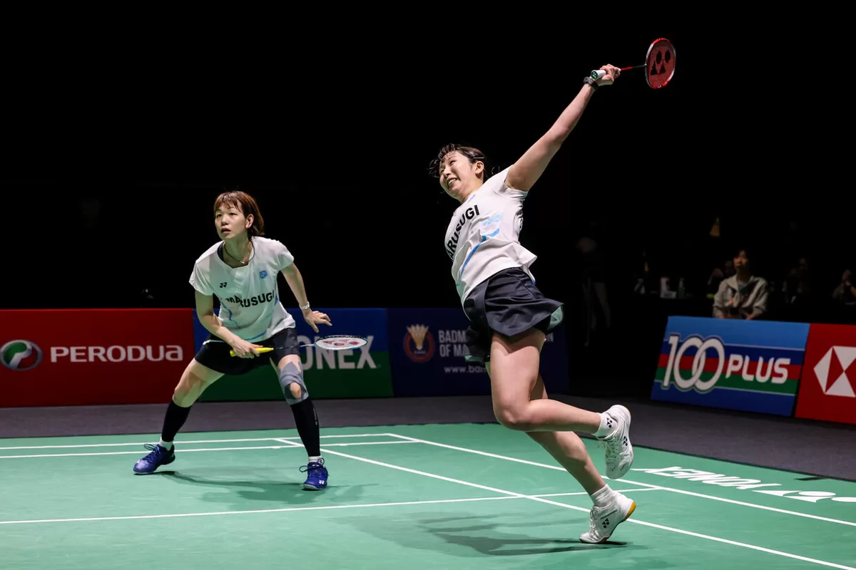 Sayaka Hirota comeback usai cedera ACL panjang selama lebih dari dua tahun. Bersama partner barunya Ayako Sakuramoto, Hirota mencapai final pertamanya lagi sejak 2023. (bwfbadminton)