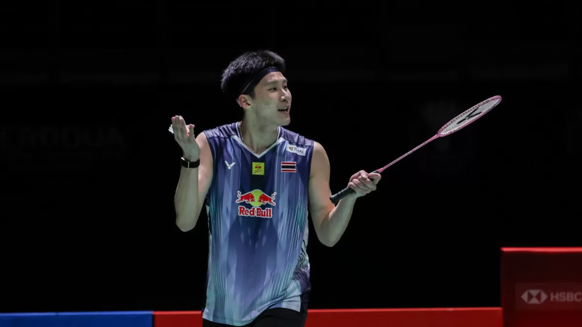 Tunggal muda Thailand, Panitchaphon Teeraratsakul melaju ke final Malaysia Masters 2026. Ia akan menghadapi unggulan lima, Li Shi Feng asal China di partai puncak. (bwfbadminton)