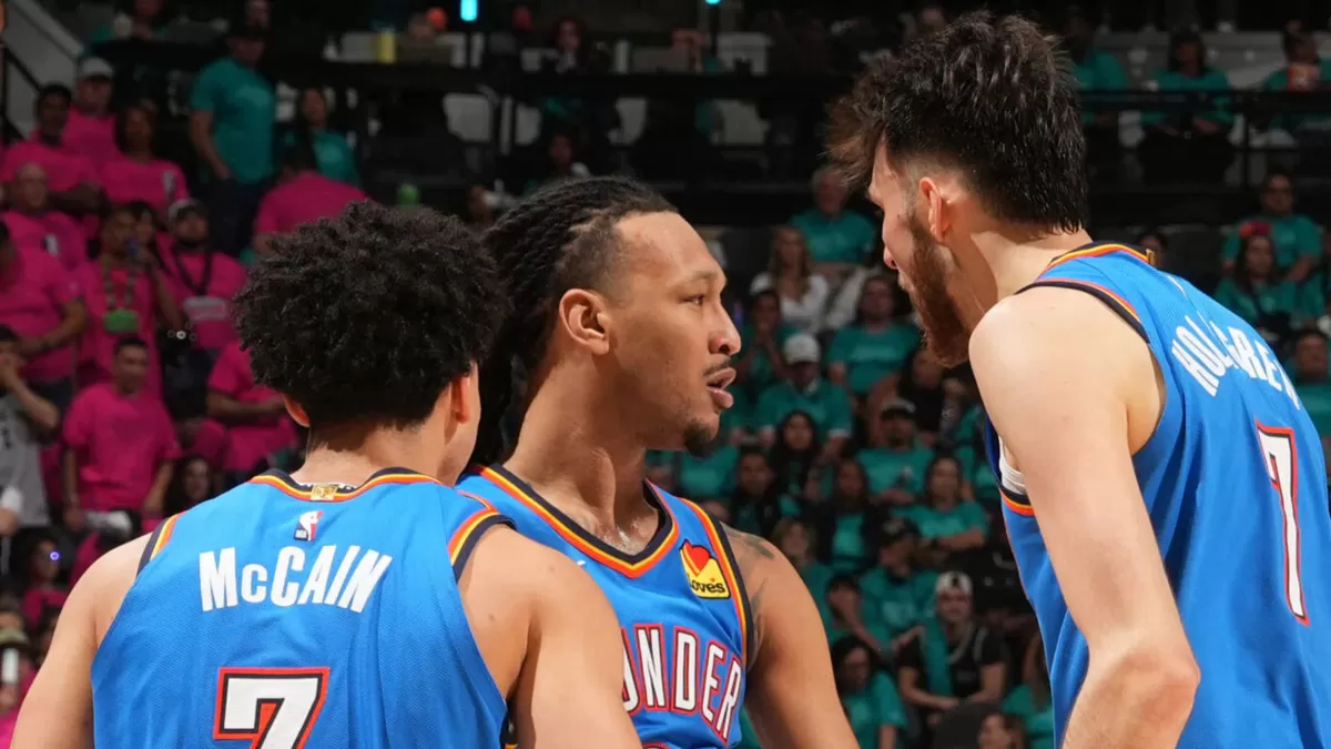 Jaylin Williams dan Jared McCain mencetak rekor poin tertinggi dalam karier mereka di babak playoff, membantu OKC memimpin 2-1 di Final Wilayah Barat, NBA 2026.  (Getty Images)