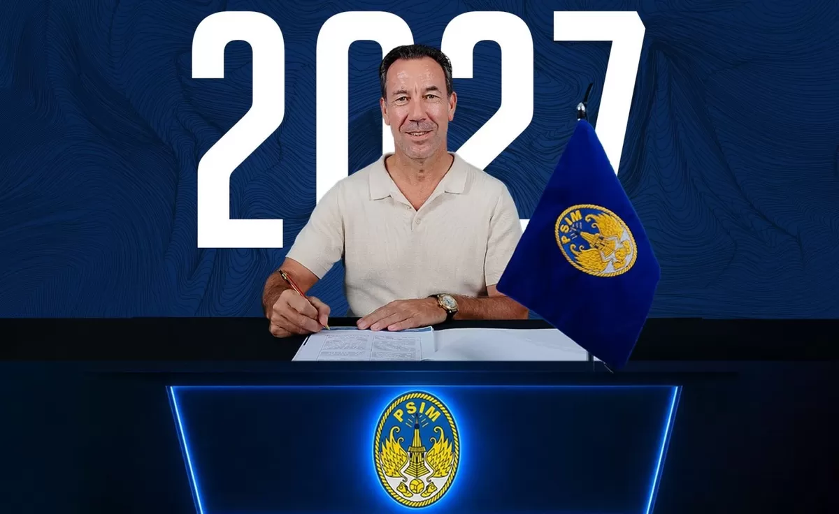 Jean Paul Van Gastel perpanjang kontrak satu musim dengan PSIM Jogja. (PSIM Jogja)