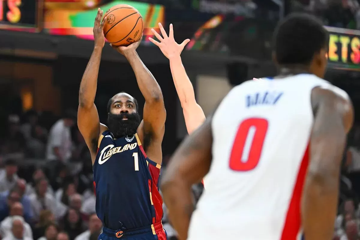Meski Cavaliers tertinggal 0-3, pemain bintang mereka, James Harden meyakini mereka masih bisa mencuri poin, pada Gim 4, Senin, 25 Mei waktu setempat. (Yahoo!Sports)