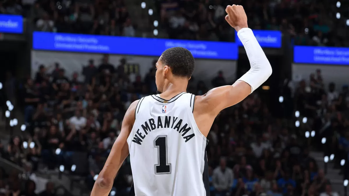 Victor Wembanyama jadi motor kebangkitan Spurs di Gim 4 Final Wilayah Barat. Spurs menang atas OKC, kedudukan kembali imbang 2-2. (Getty Images)