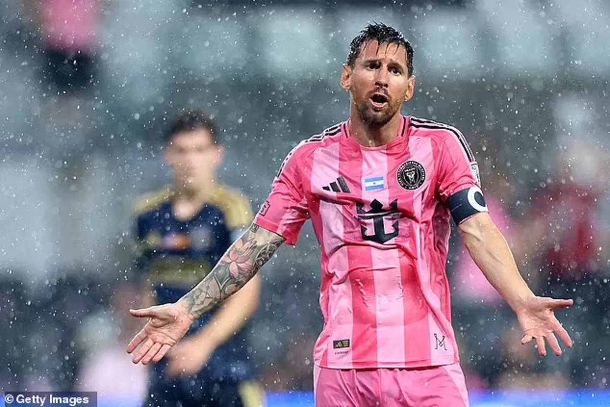 Lionel Messi mengalami masalah otot saat membela Inter Miami.